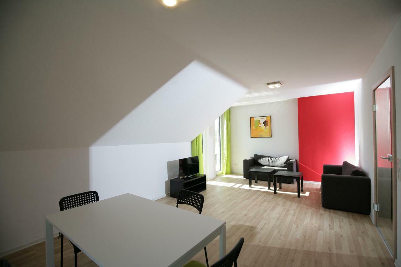 Hotel Am Baronenwald Göppingen Esterno foto