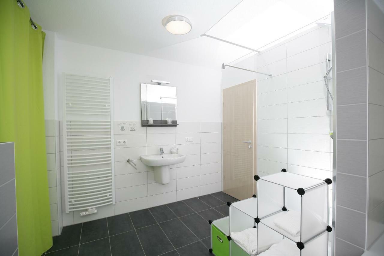 Hotel Am Baronenwald Göppingen Esterno foto