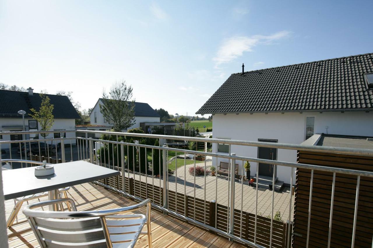 Hotel Am Baronenwald Göppingen Esterno foto