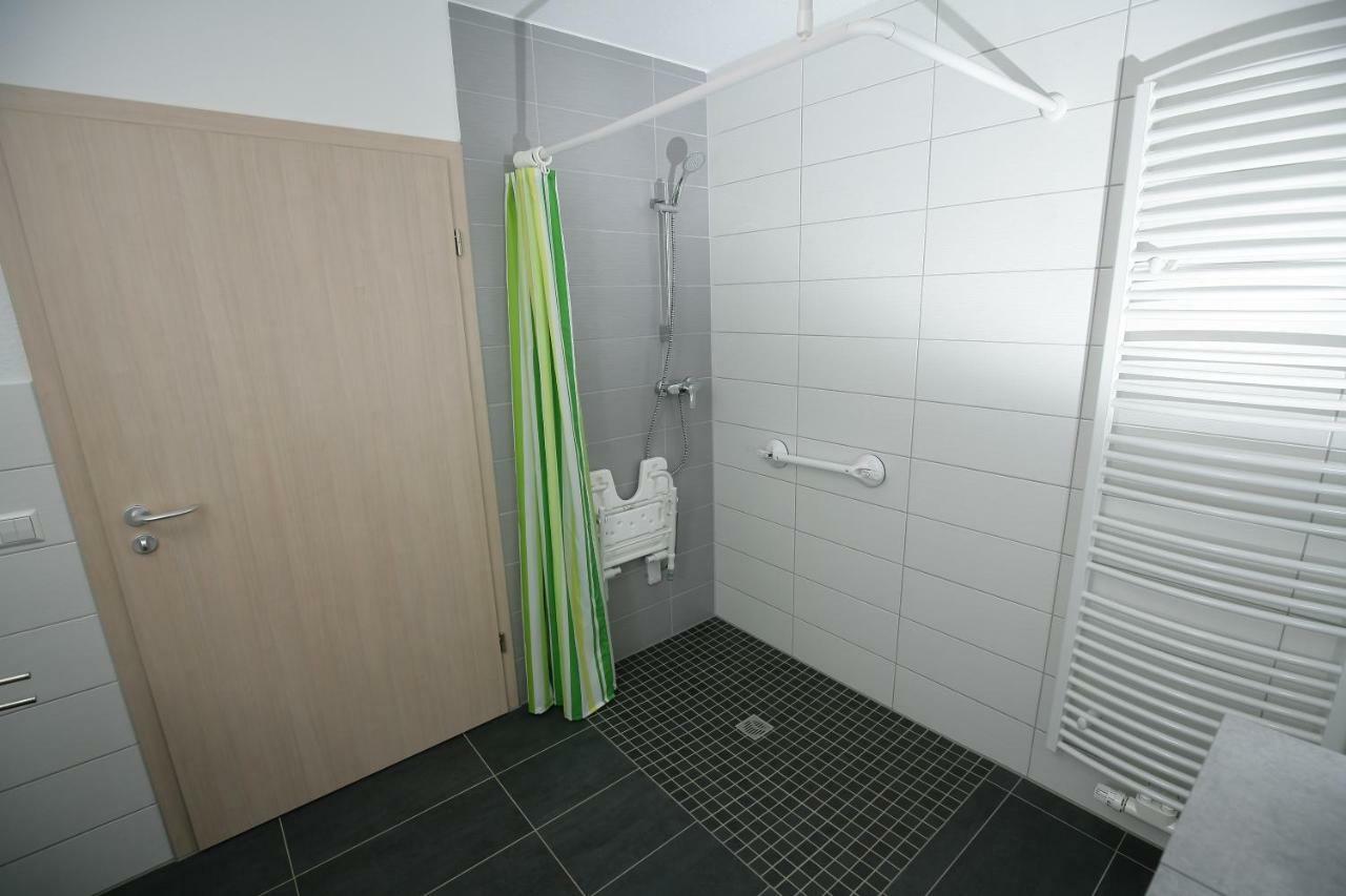 Hotel Am Baronenwald Göppingen Esterno foto