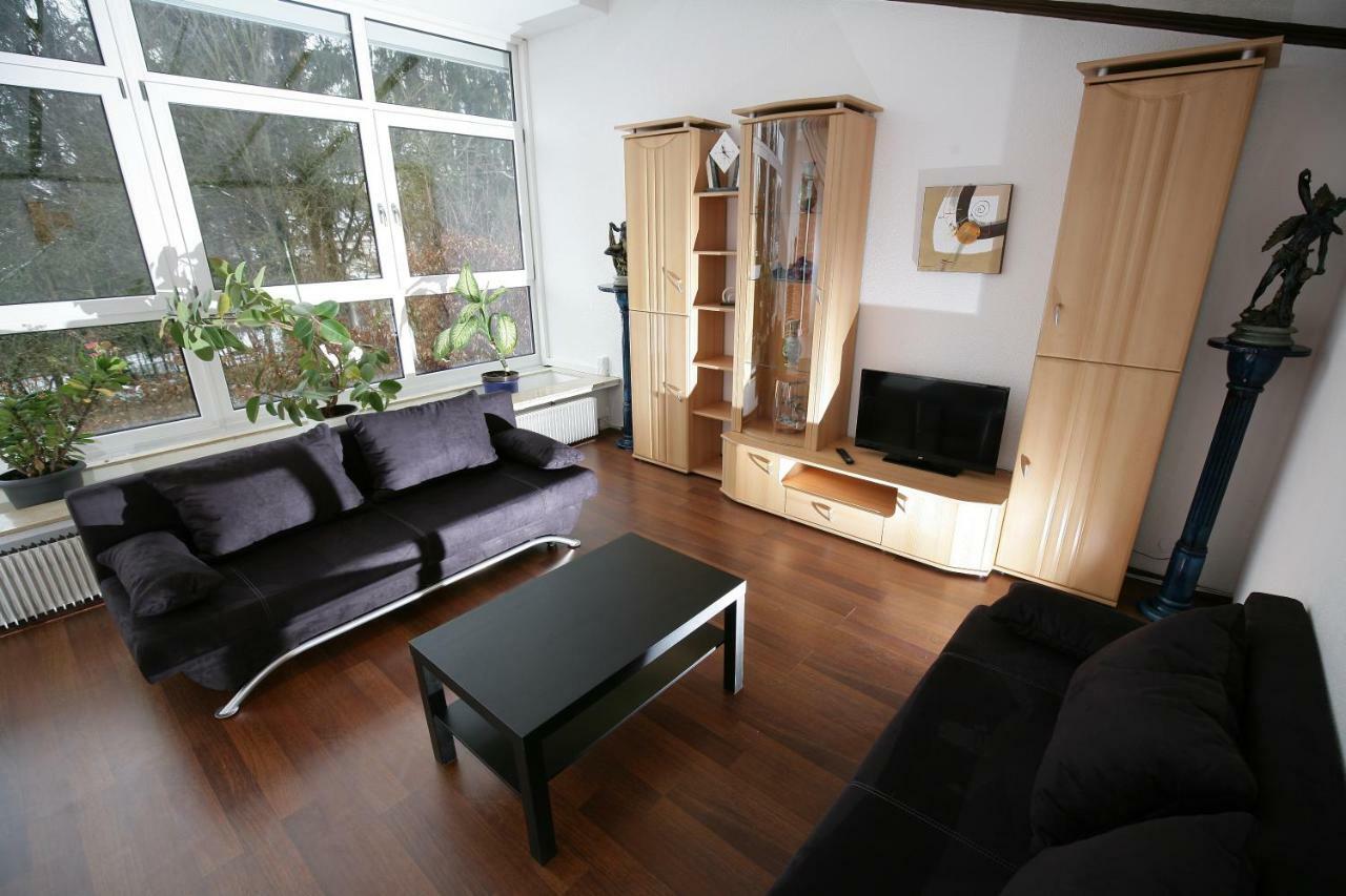 Hotel Am Baronenwald Göppingen Esterno foto