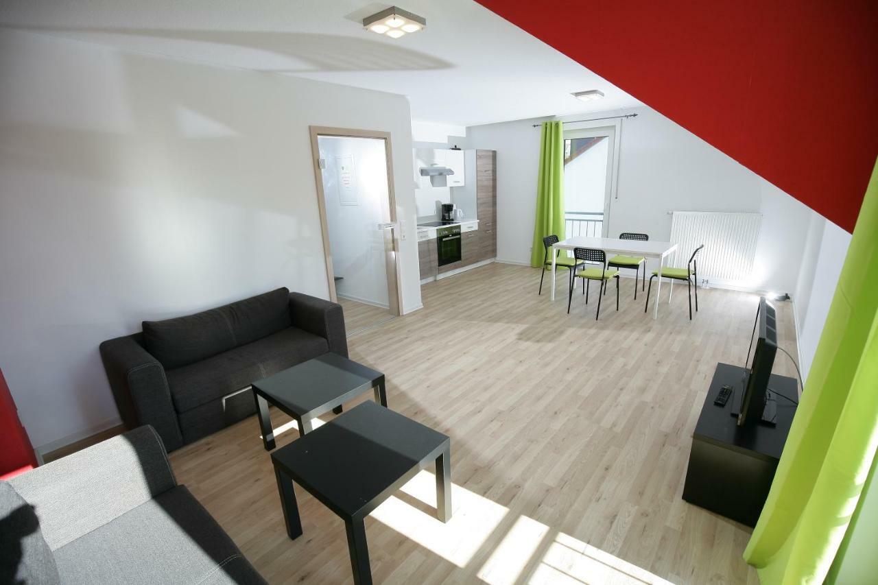 Hotel Am Baronenwald Göppingen Esterno foto