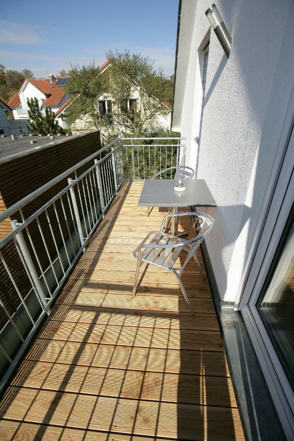 Hotel Am Baronenwald Göppingen Esterno foto
