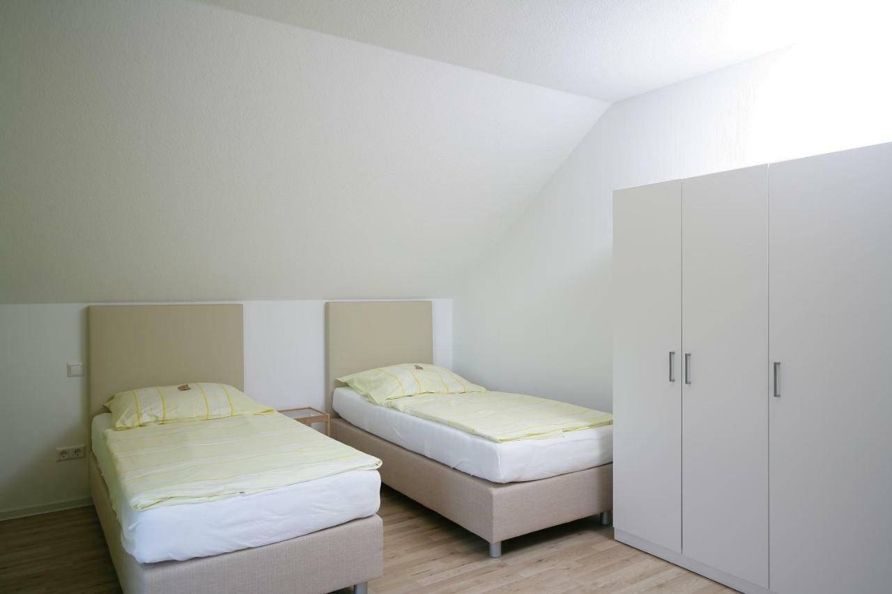 Hotel Am Baronenwald Göppingen Esterno foto